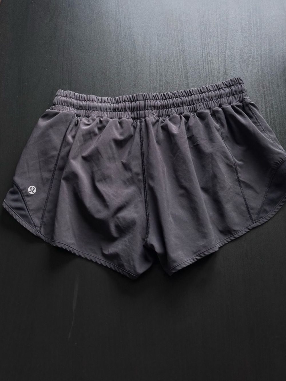 Lululemon Hotty Hot Short II 2.5" in Black - Picture 2 of 10